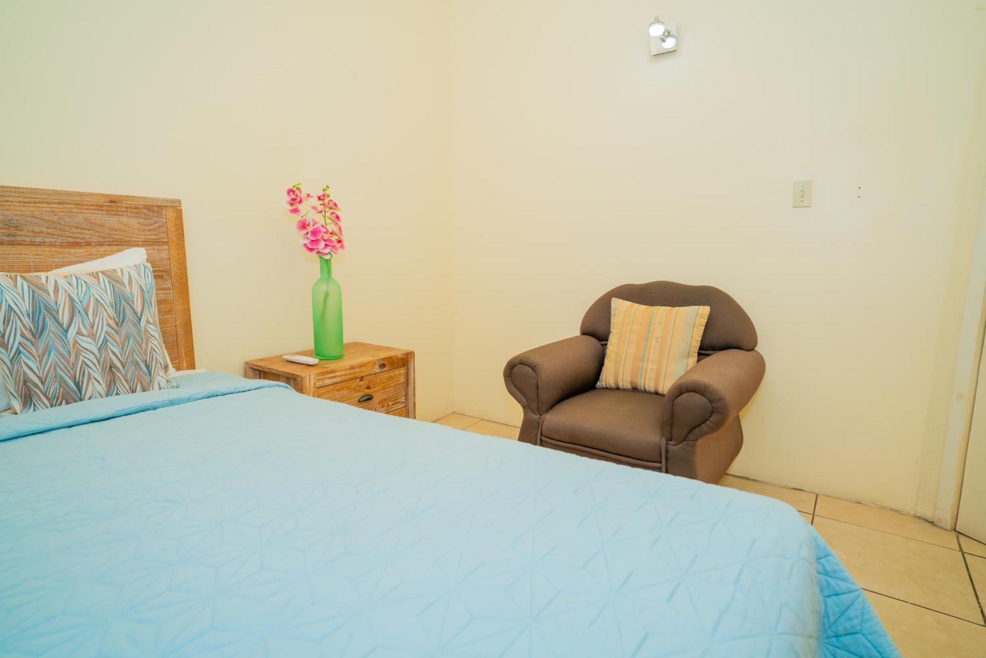 Connie'S Comfort Suites St. John's Kültér fotó