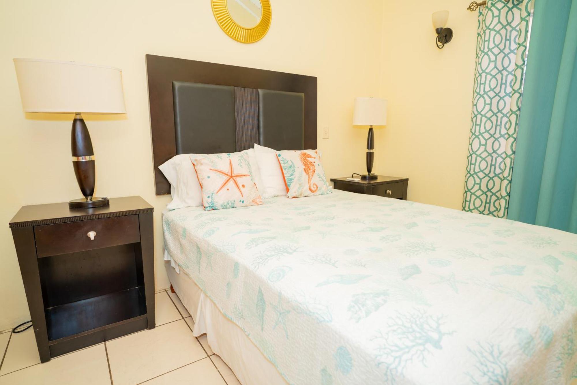 Connie'S Comfort Suites St. John's Kültér fotó