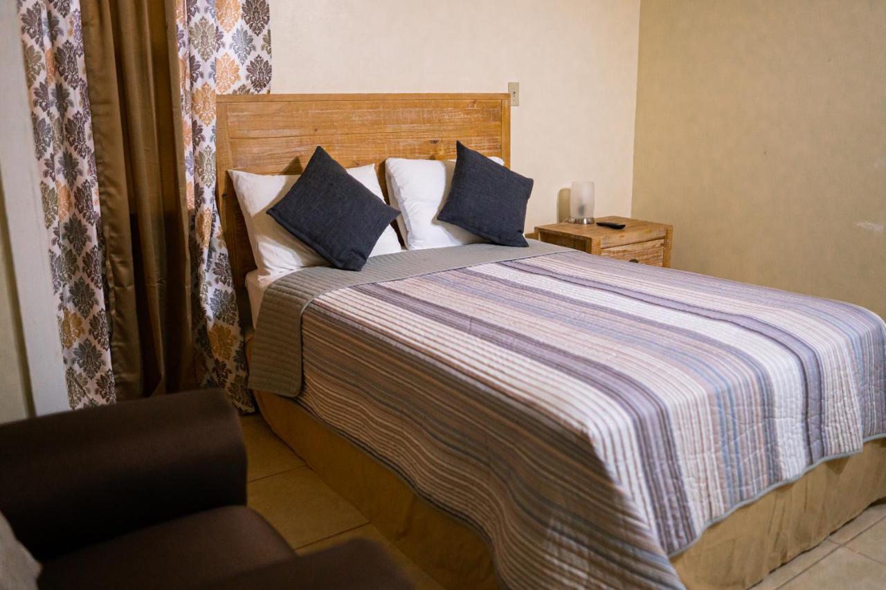 Connie'S Comfort Suites St. John's Kültér fotó